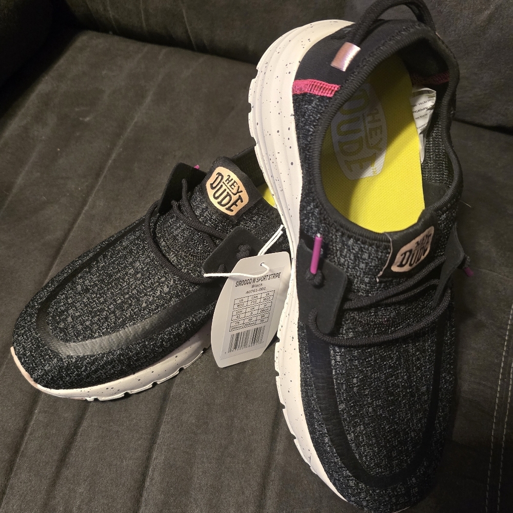 HEY DUDE SIROCCO COLORBLOCK SPORTS STRIPE BLACK PINK SIZE 10 BRAND NEW WITH TAG